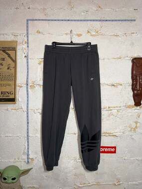 adidas Originals Large Trefoil Cuff Sweatpants Grey